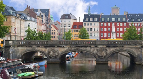 Dansk sommerkursus - Højbro over kanalen i København 